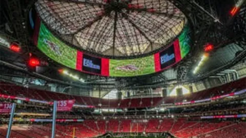 “港湾情韵，奥斯卡粉丝视角分享！球场精彩瞬间大揭秘，激情赛事共鉴风采！”