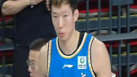 校园体育教学新纪元：AI助力精准教学革新